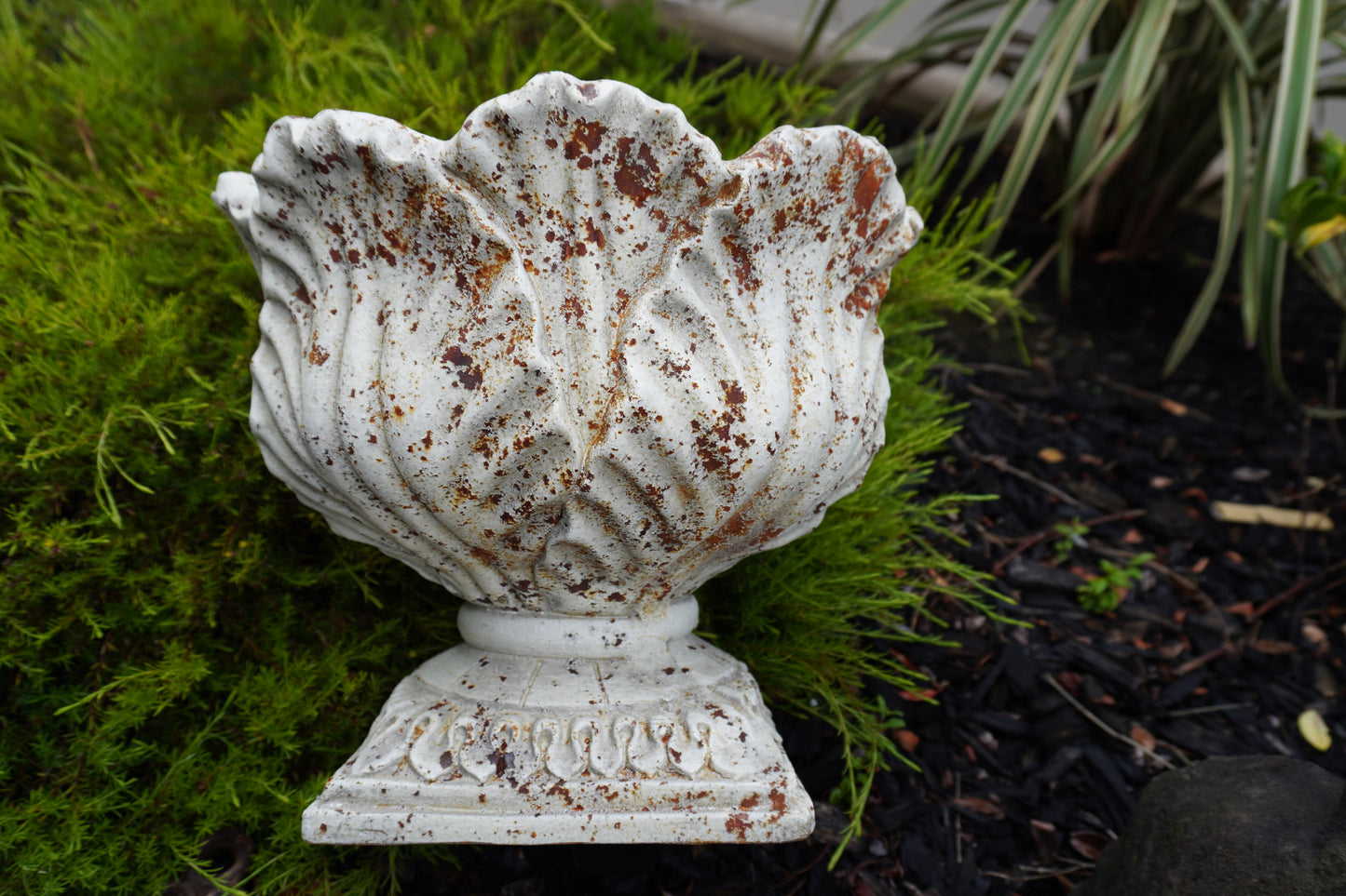 Acanthus Urn