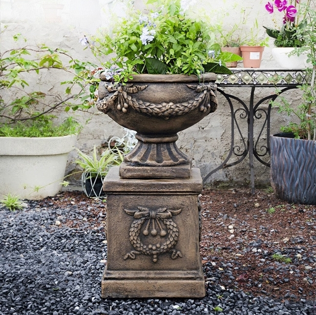 Garden Pots, Plinths, Planters & Statues NZ
